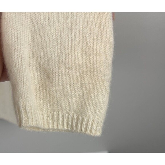 Adrienne Vittadini 100% 2 Ply Cashmere Off-white Crewneck Sweater Size Small - Picture 4 of 6